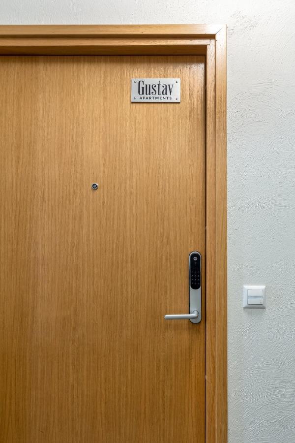 Gustav Apartments - City Center Comfort タルトゥ エクステリア 写真